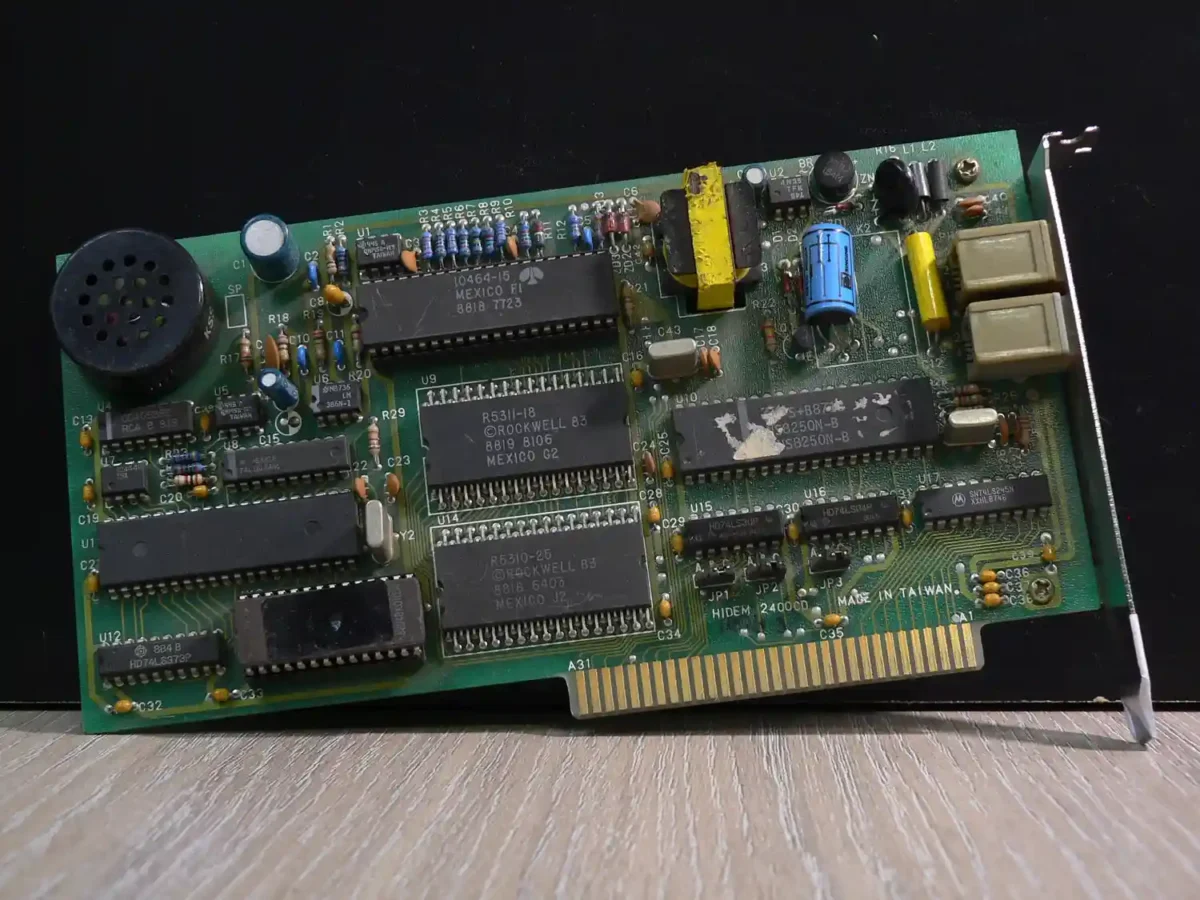 8 BIT Modem - Image 1