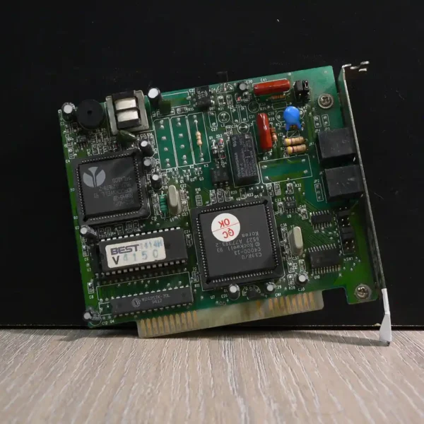 8 BIT 14.4 kbps modem fax funkcióval