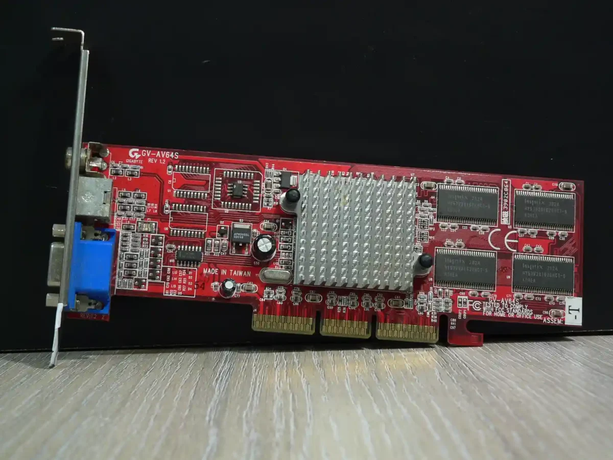 AVGA-11-1 Gigabyte GV-AV64S Ati Radeon VE - Image 1