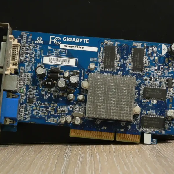 Gigabyte GV-R955256D
