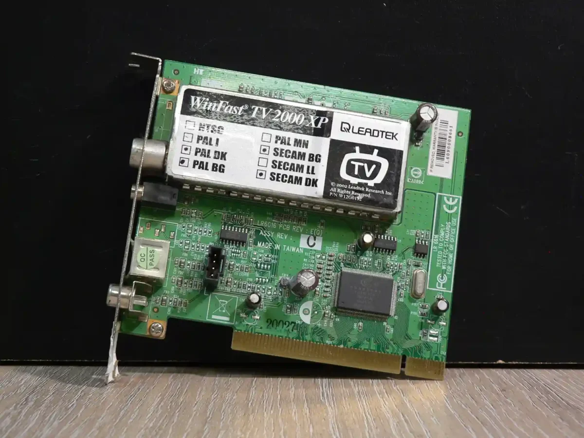 PCI TV tuner kártya Leadtek WinFast TV2000XP PAL/SECAM - Image 1