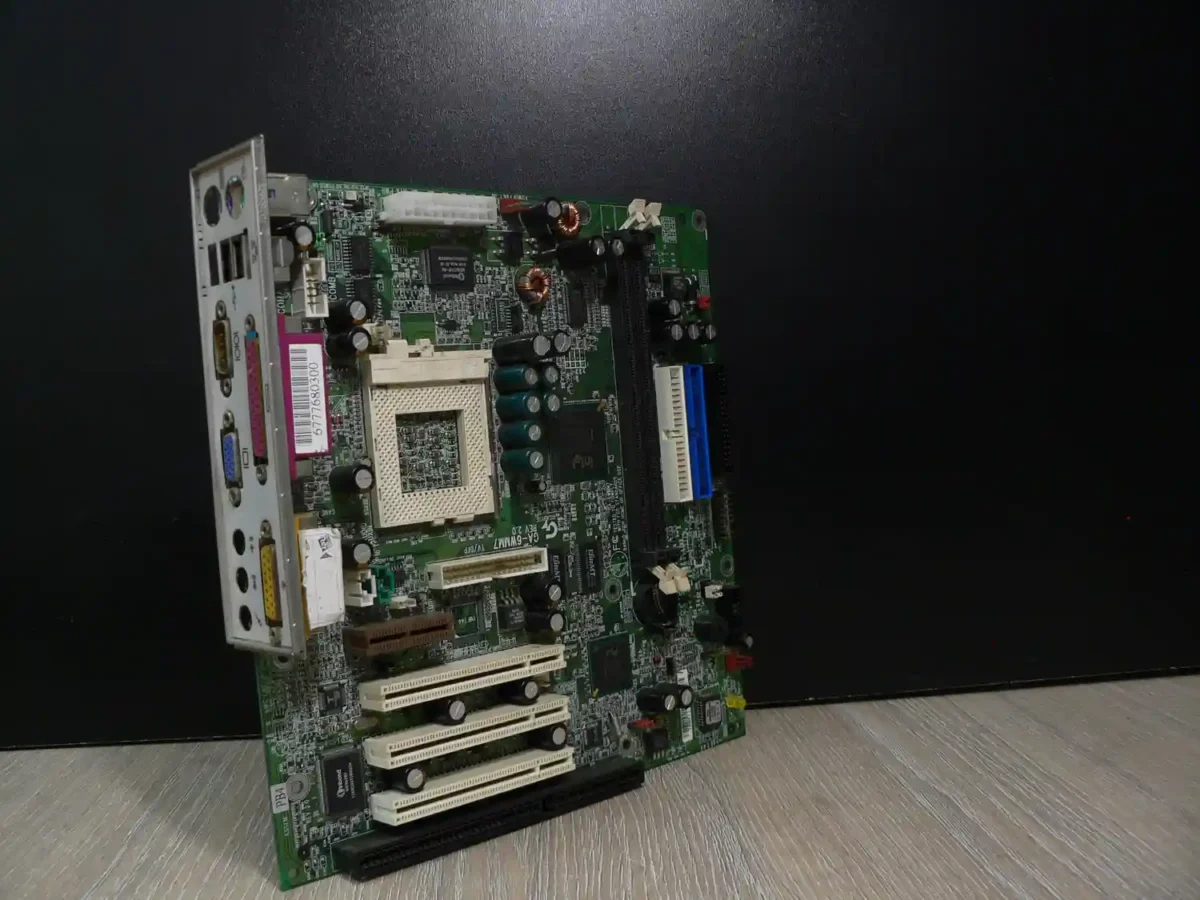 Gigabyte GA-6WMM7 Socket 370 Alaplap + (B kategória, korrodált hátlapi csatlakozók) + Hátlap/IO-Shield - Image 1