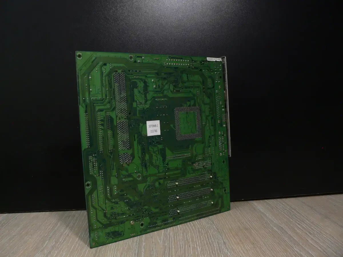 Gigabyte GA-6WMM7 Socket 370 Alaplap + (B kategória, korrodált hátlapi csatlakozók) + Hátlap/IO-Shield - Image 2