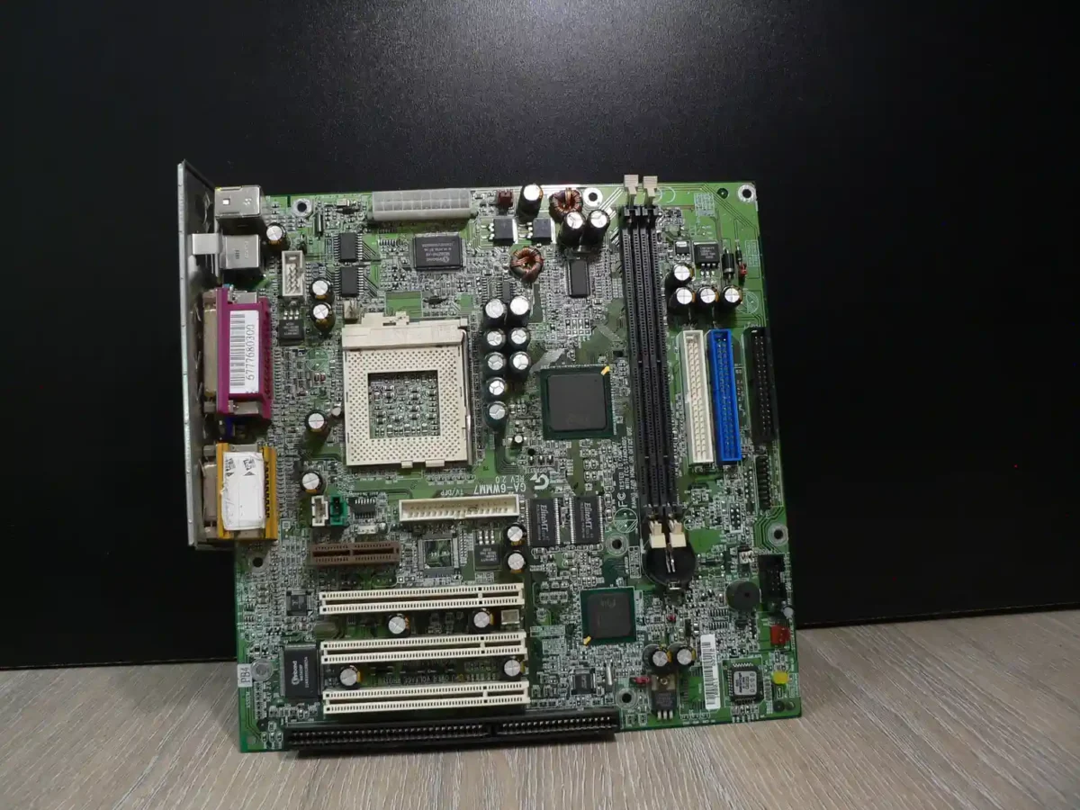 Gigabyte GA-6WMM7 Socket 370 Alaplap + (B kategória, korrodált hátlapi csatlakozók) + Hátlap/IO-Shield - Image 3