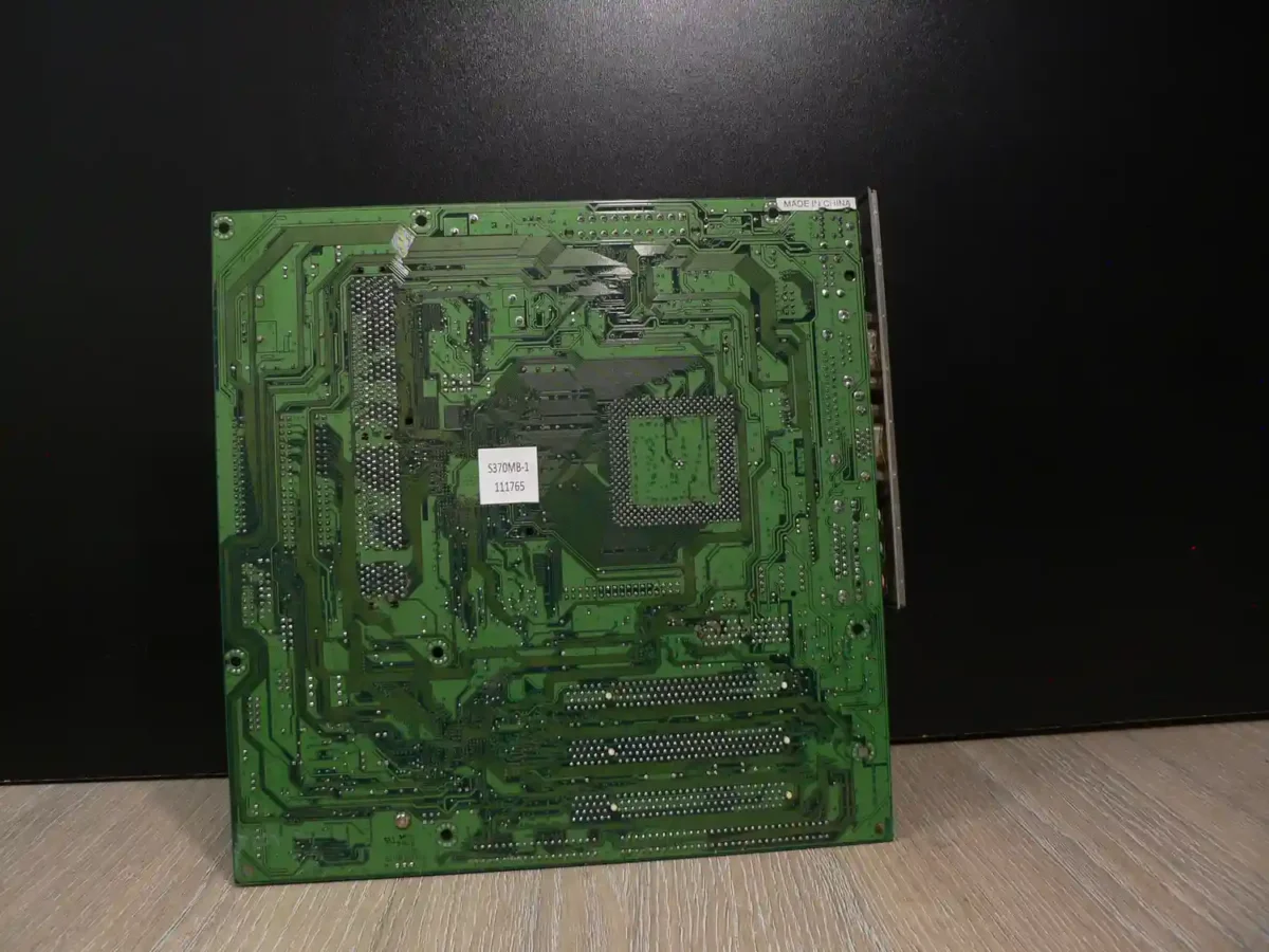 Gigabyte GA-6WMM7 Socket 370 Alaplap + (B kategória, korrodált hátlapi csatlakozók) + Hátlap/IO-Shield - Image 4