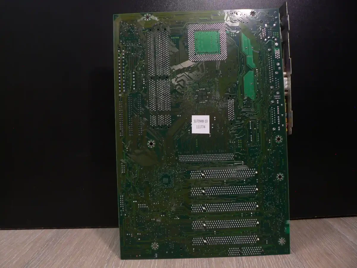 Intel Desktop Board D815EEA Socket 370 Alaplap + Hátlap/IO-Shield - Image 4