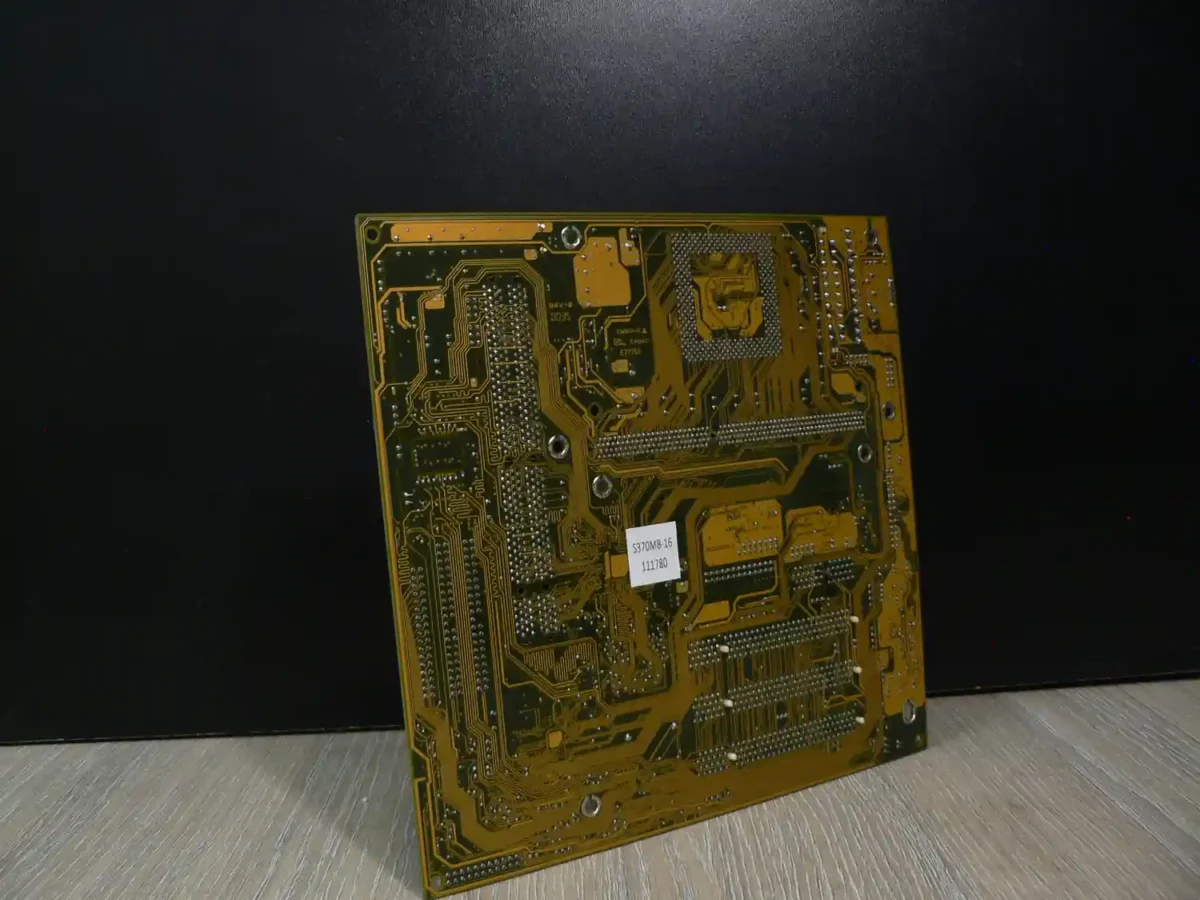 Procomp Informatics BIW2B VER:1.1 Socket 370/Slot 1 Alaplap - Image 2