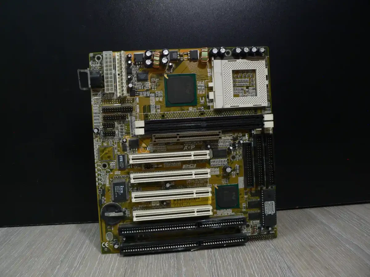 ZIDA ZX98-CT Socket 370 Alaplap - Image 3