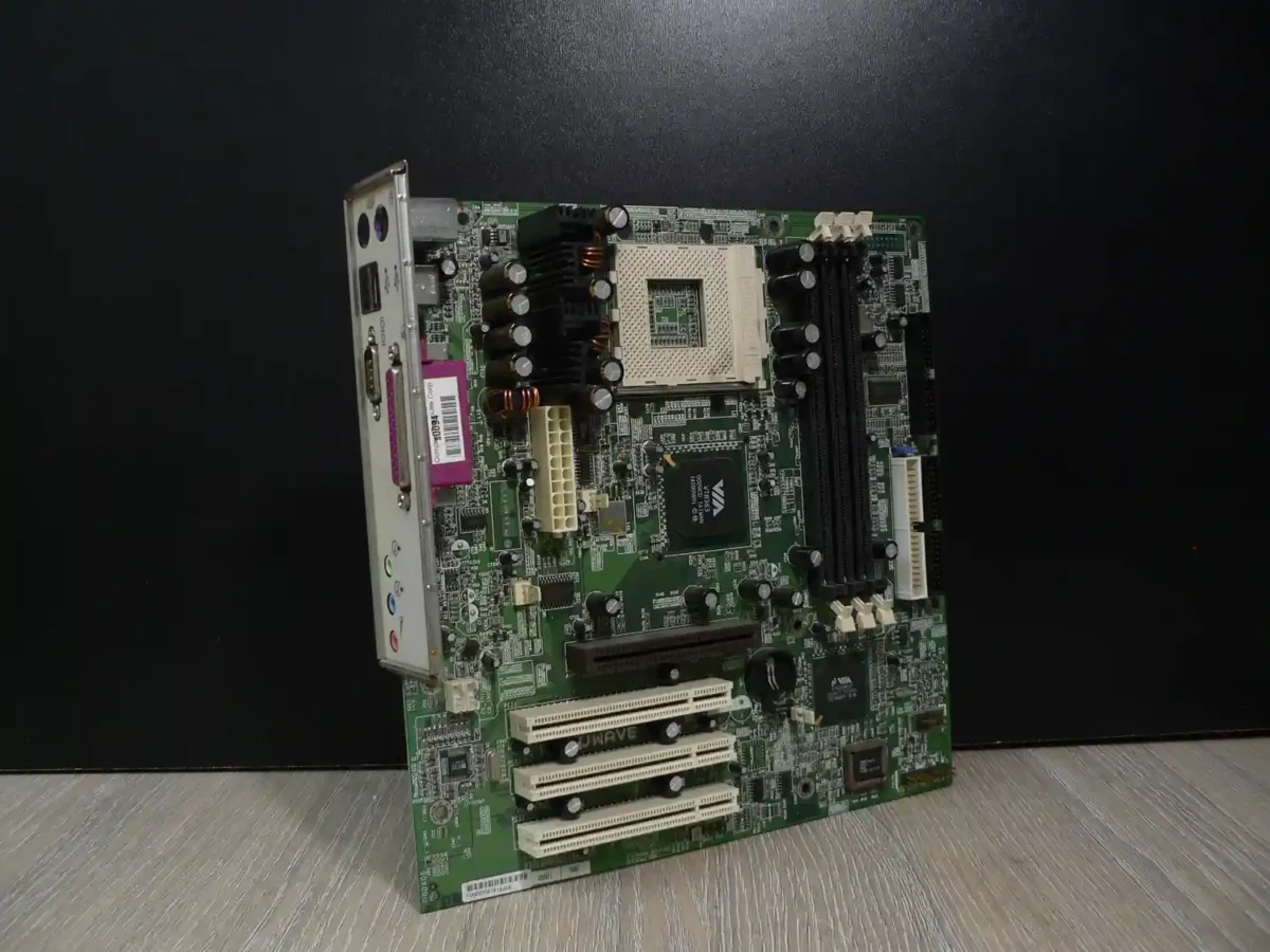 FIC AZ31 KT133 Socket A/462 Alaplap + Hátlap/IO-Shield - Image 1