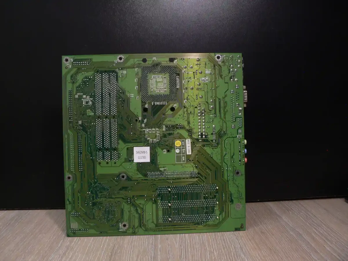 FIC AZ31 KT133 Socket A/462 Alaplap + Hátlap/IO-Shield - Image 4