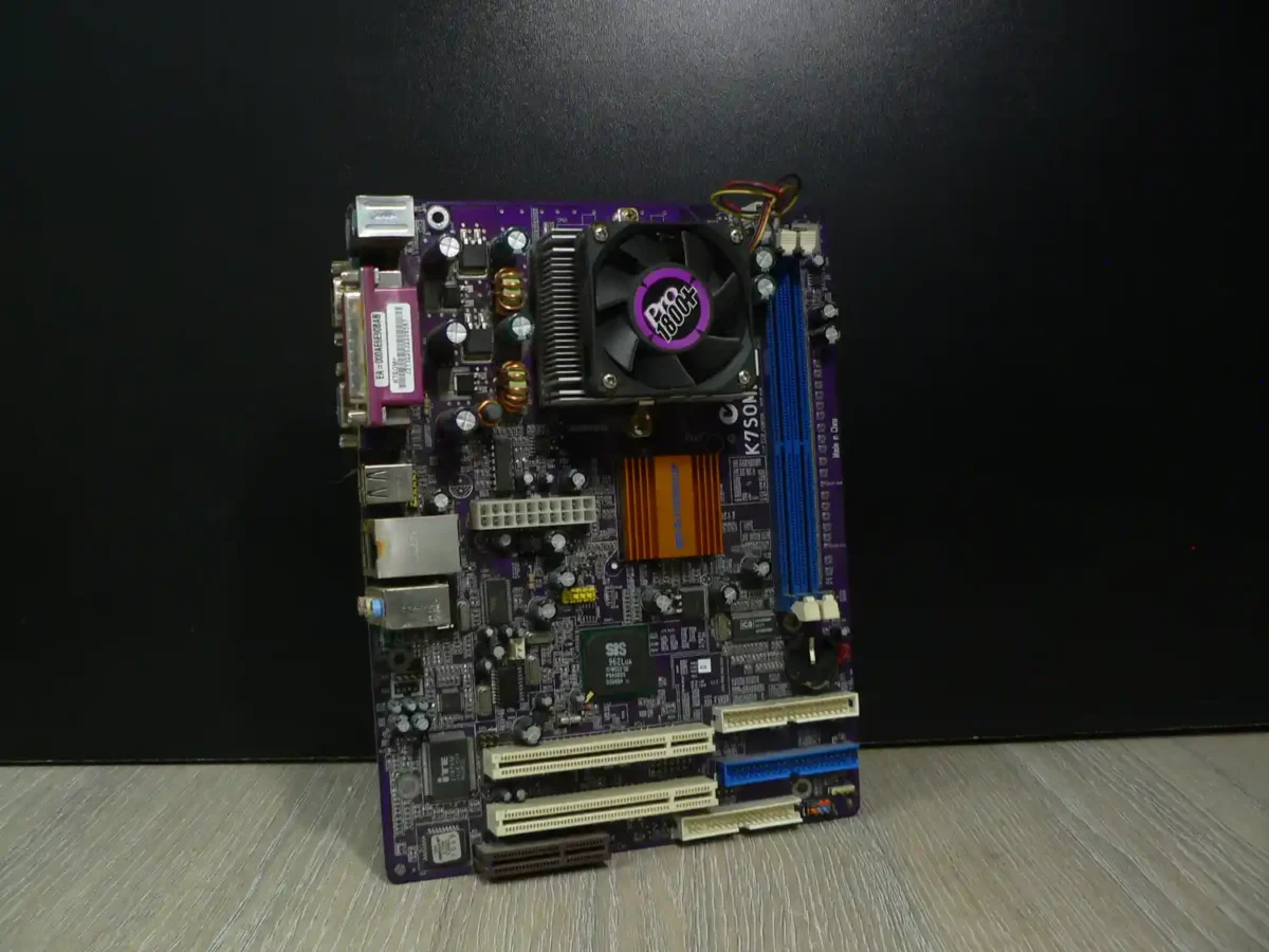 ECS K7SOM+ V:7.5C Socket A/462 Alaplap (B kategória, korrodált hátlapi kivezetések) - Image 1