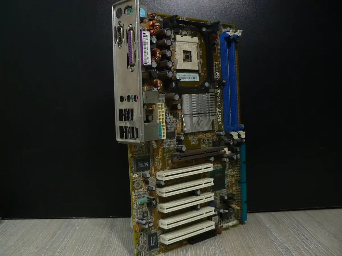 ABIT-IS7-E2 478 Alaplap + Hátlap/IO-Shield (B kategória, korrodált hátlapi kivezetések) - Image 1