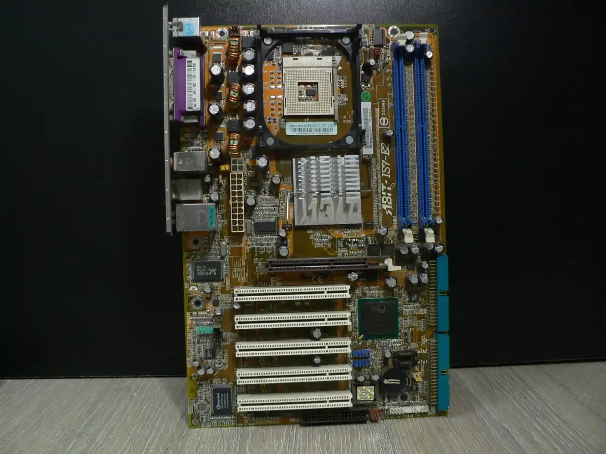 ABIT-IS7-E2 478 Alaplap + Hátlap/IO-Shield (B kategória, korrodált hátlapi kivezetések) - Image 3