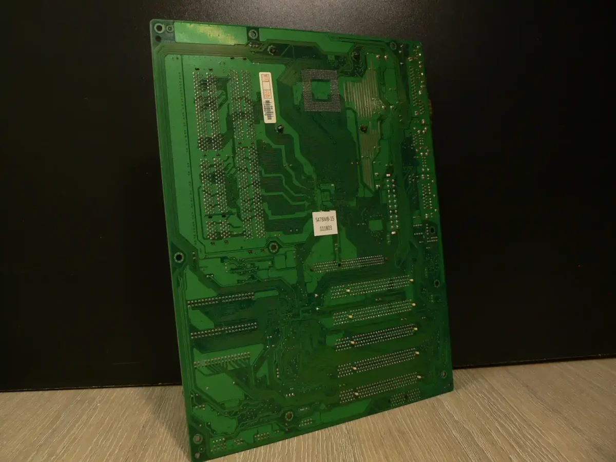 ASRock P4I450 478 Alaplap + Hátlap/IO-Shield (B kategória, púpos kondenzátorok) - Image 2