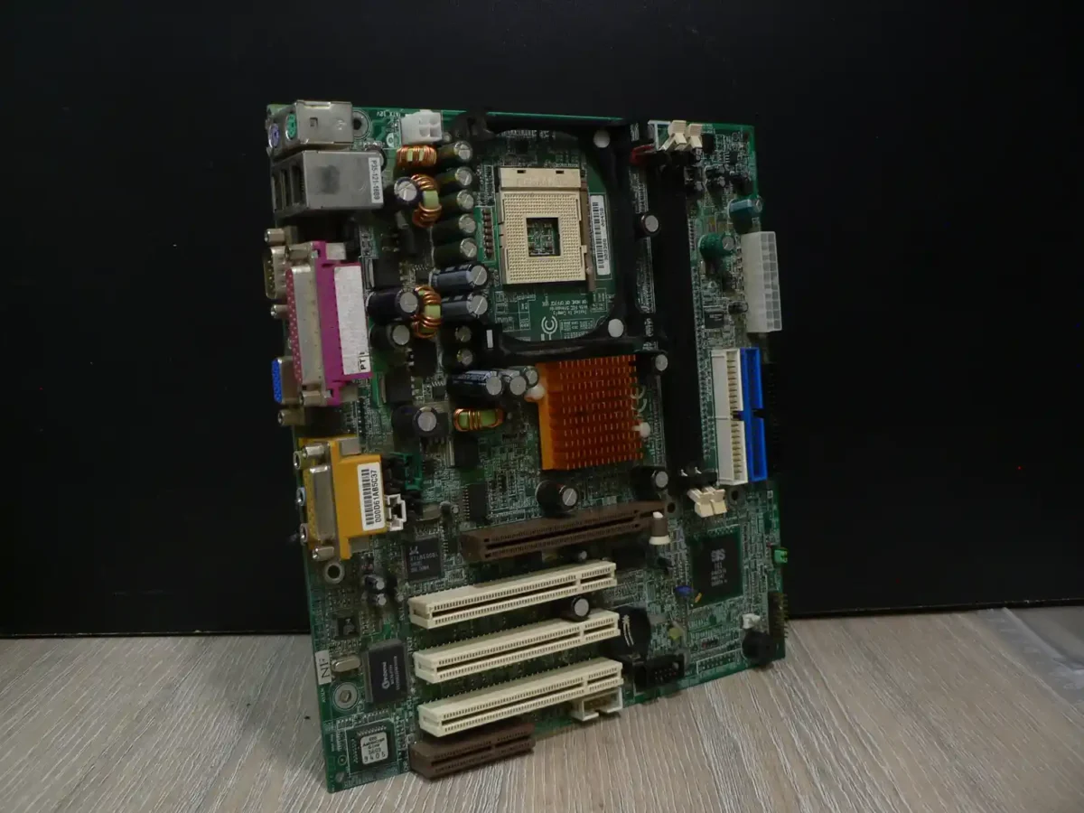 Gigabyte GA-8SIML REV 1.0 478 Alaplap - Image 1