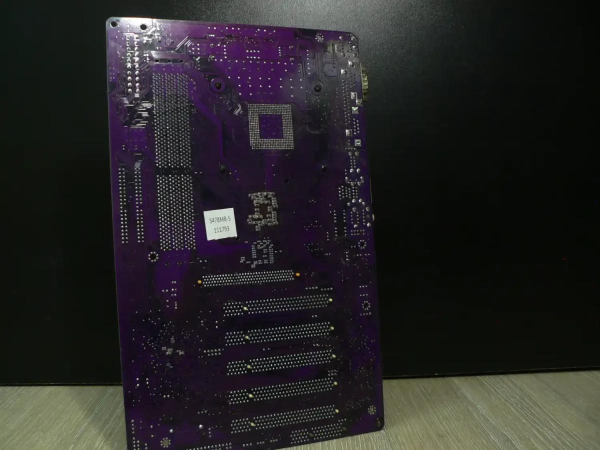 ECS L4VXA2 REV:1.0 Socket 478 Alaplap + Hátlap/IO-Shield (B kategória, korrodált hátlapi kivezetések, rossz állapotú) - Image 2