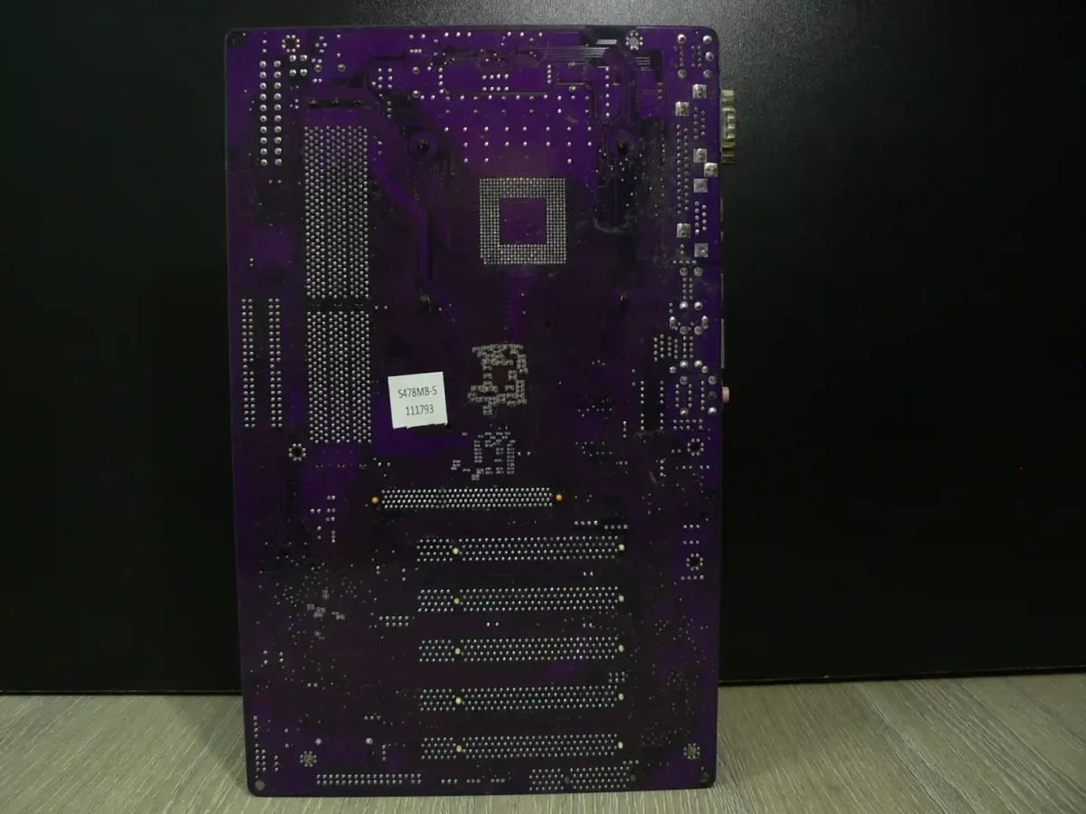 ECS L4VXA2 REV:1.0 Socket 478 Alaplap + Hátlap/IO-Shield (B kategória, korrodált hátlapi kivezetések, rossz állapotú) - Image 4