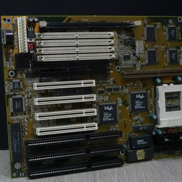 Gigabyte GA-586T2 REV 1.2 Socket 7 Alaplap