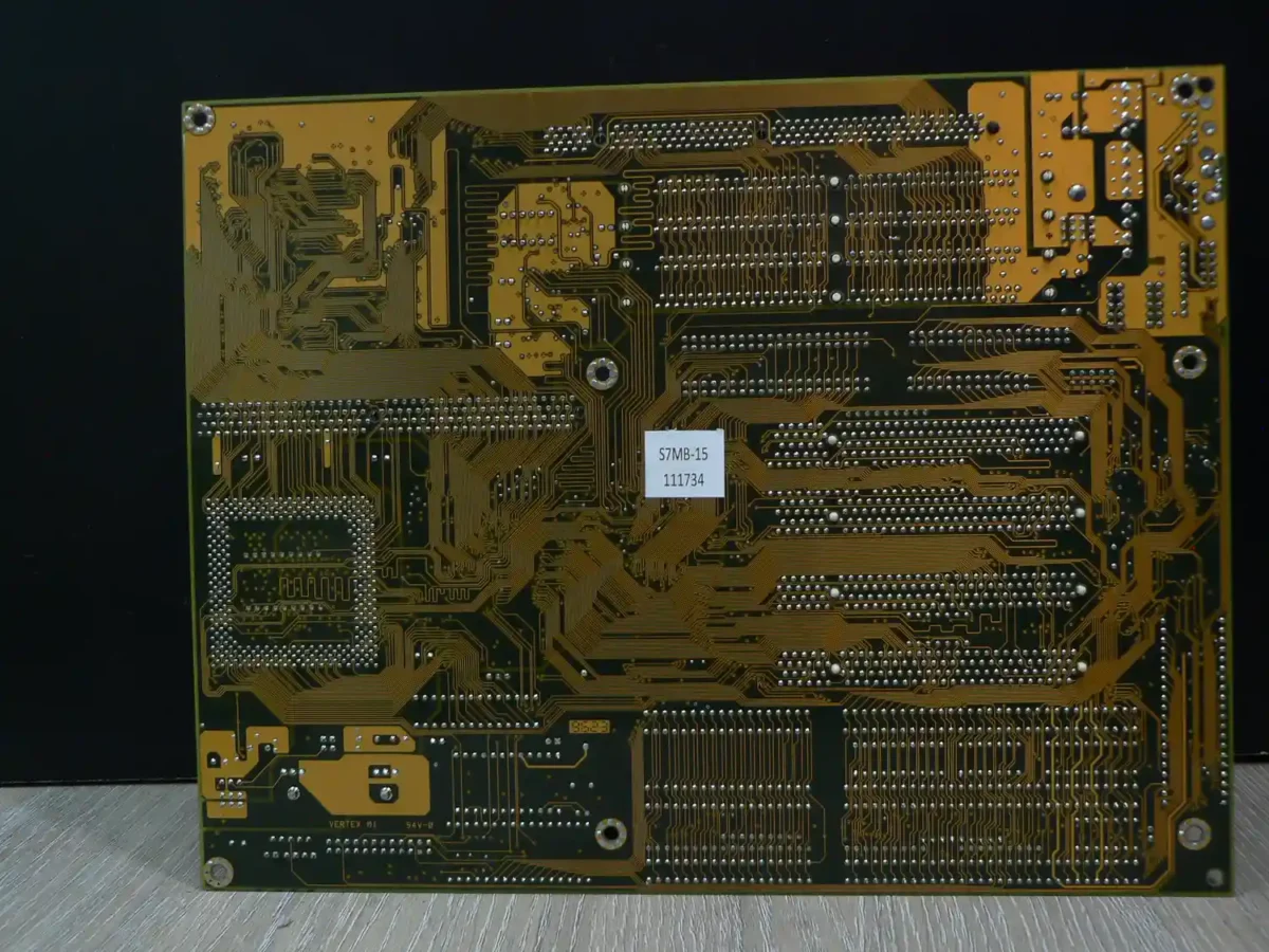 Gigabyte GA-586T2 REV 1.2 Socket 7 Alaplap - Image 4