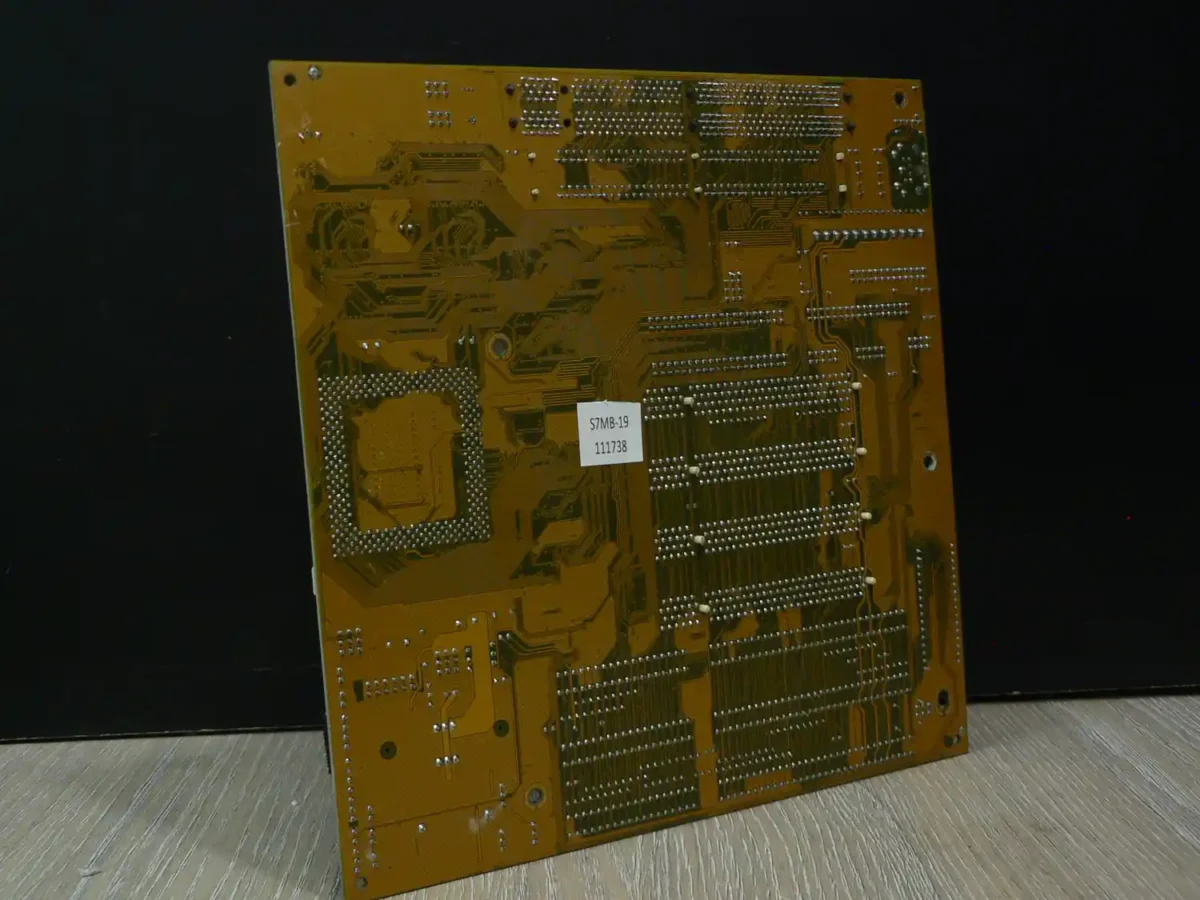 Intel Triton VX Socket 7 Alaplap - Image 2