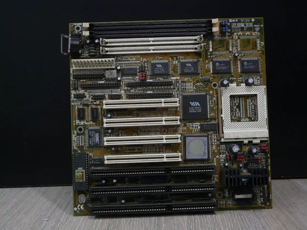 Intel Triton VX Socket 7 Alaplap - Image 3