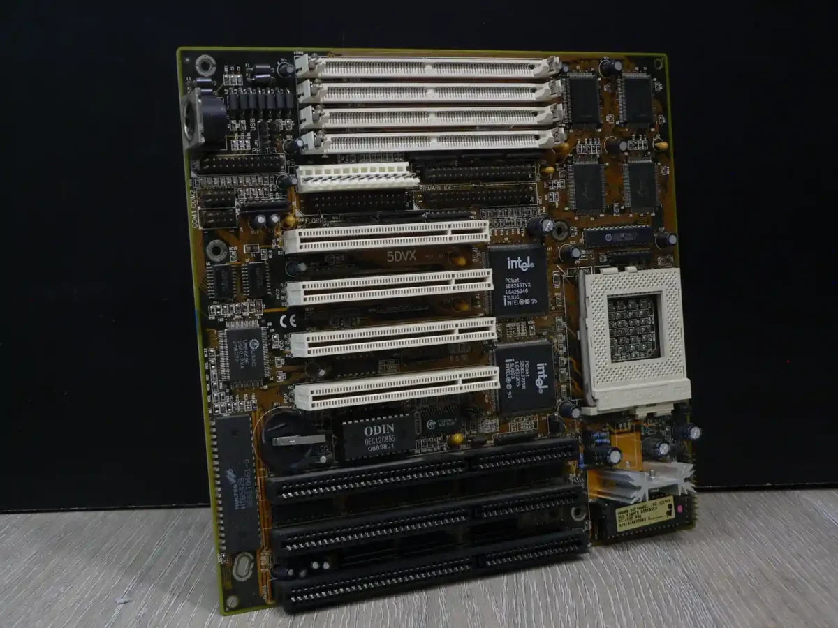 PCPartner Socket 7 Alaplap - Image 1