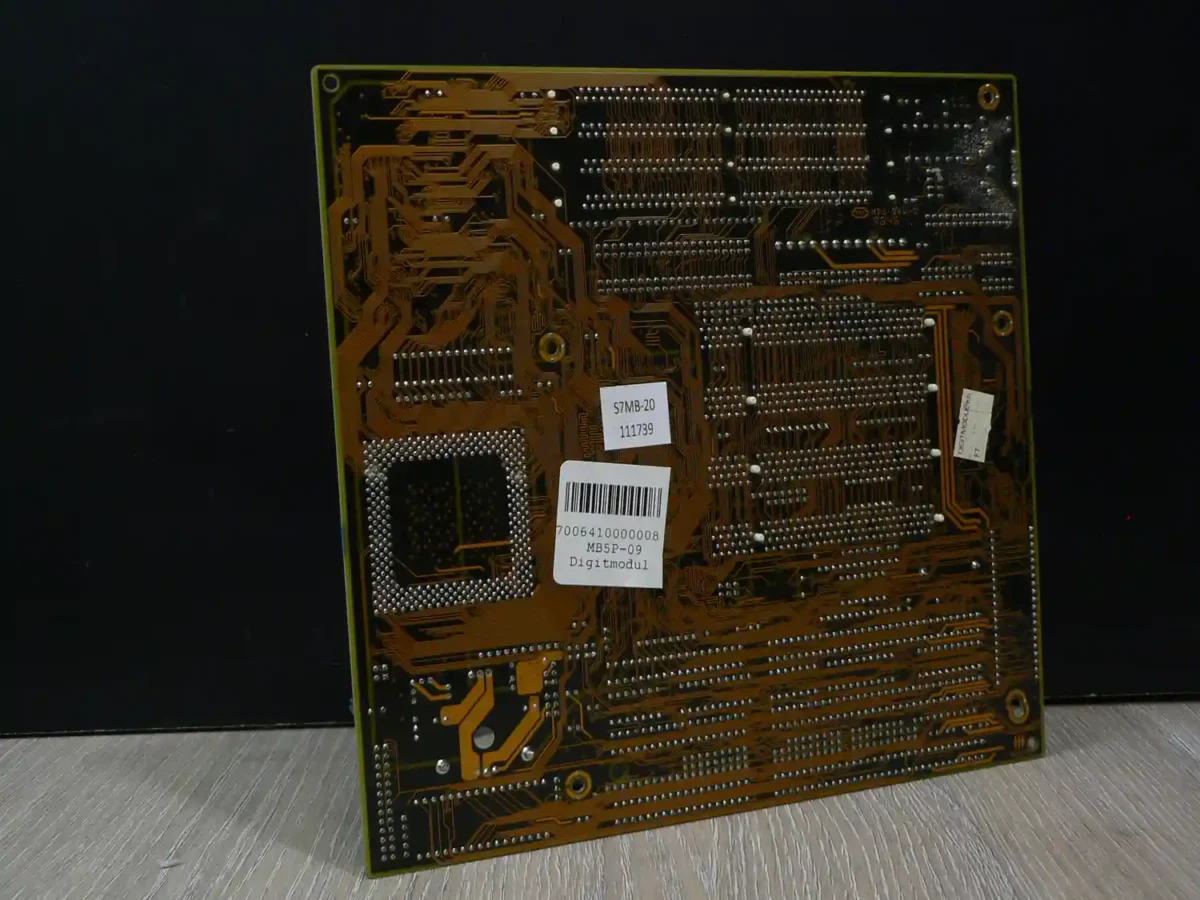 PCPartner Socket 7 Alaplap - Image 2