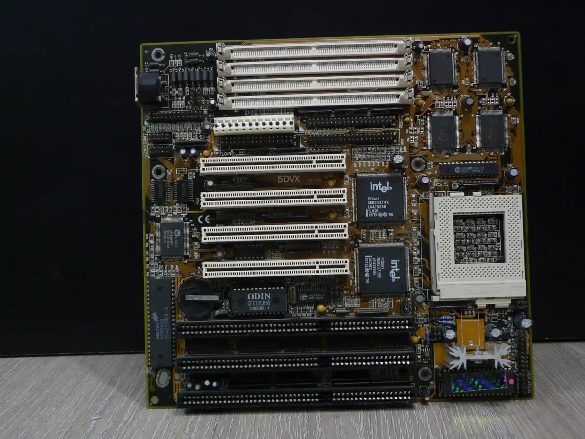 PCPartner Socket 7 Alaplap - Image 3