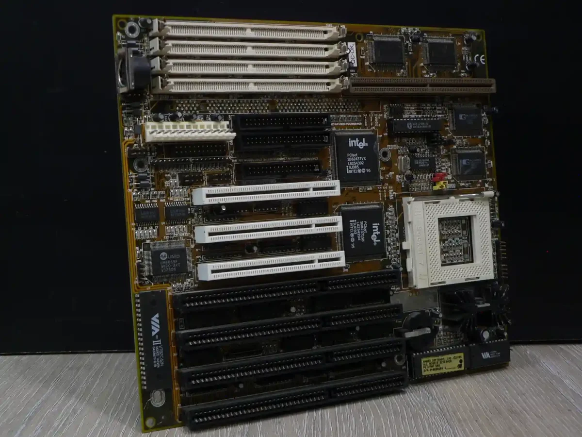 Gigabyte GA-586ATV Socket 7 Alaplap - Image 1