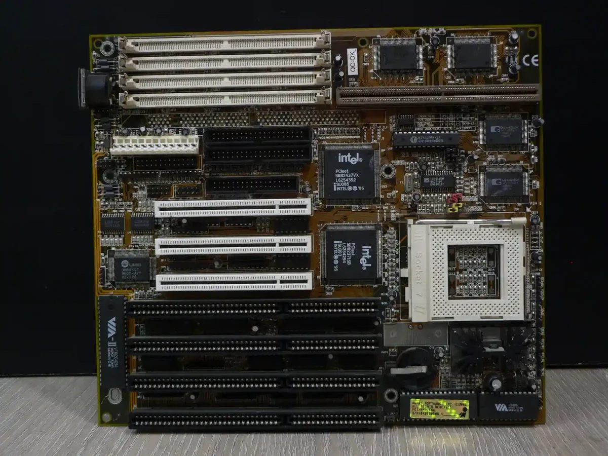 Gigabyte GA-586ATV Socket 7 Alaplap - Image 3