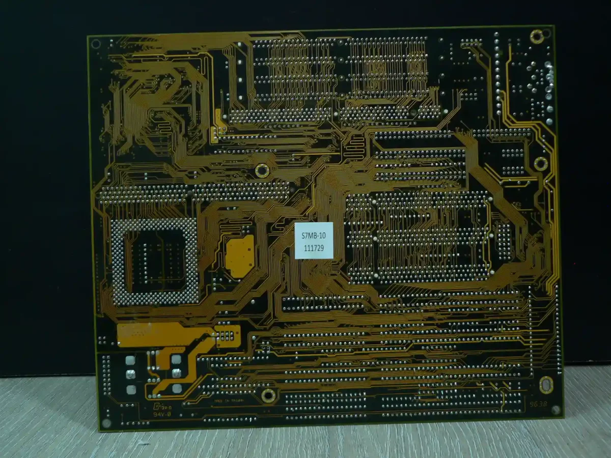 PCChips/Hsin Tech M537 V:5.2A Socket 7 Alaplap - Image 4