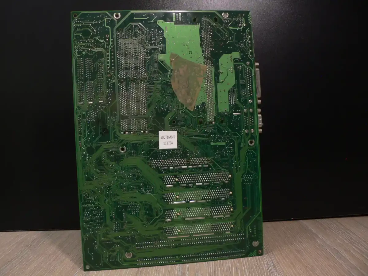 Compaq Intel 440BX Slot 1 Alaplap - Image 4