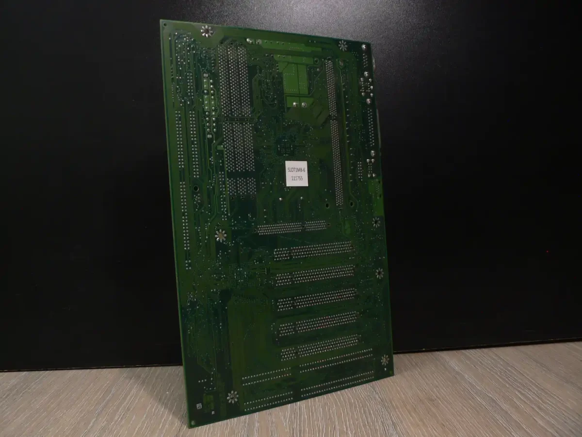 Fujitsu Intel 440BX Slot 1 Alaplap - Image 2