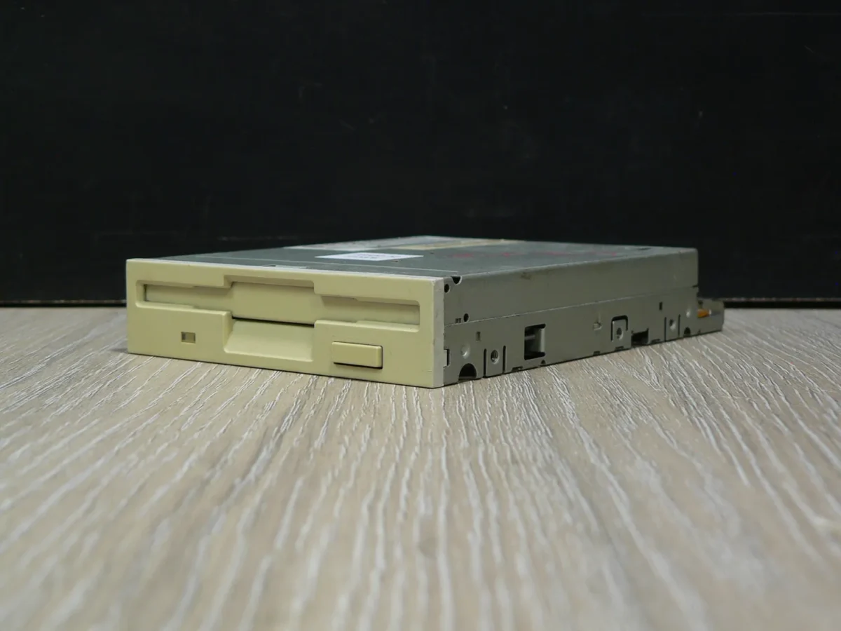 Alps Electric DF354H069A 3,5" 1,44MB Floppy Meghajtó - Image 3