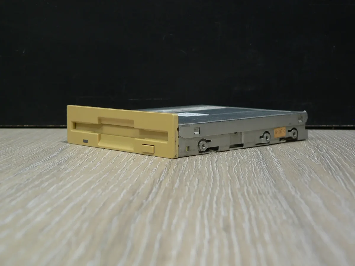 NEC FD1138H 3,5" 1,44MB Slim Floppy Meghajtó - Image 3
