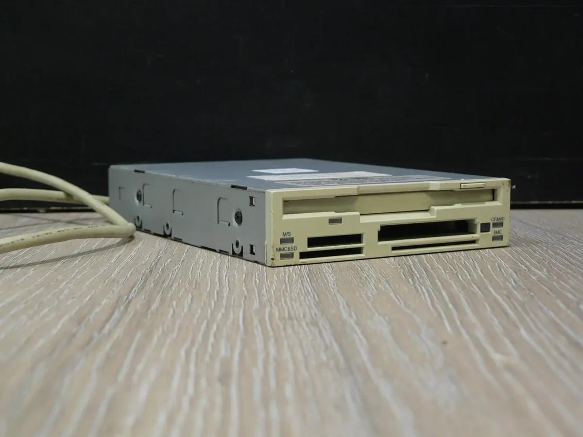 35FDD-15-1 SAMSUNG FMD7501NHQ1 3,5" 1,44MB Floppy Meghajtó + Kártya olvasó - Image 1
