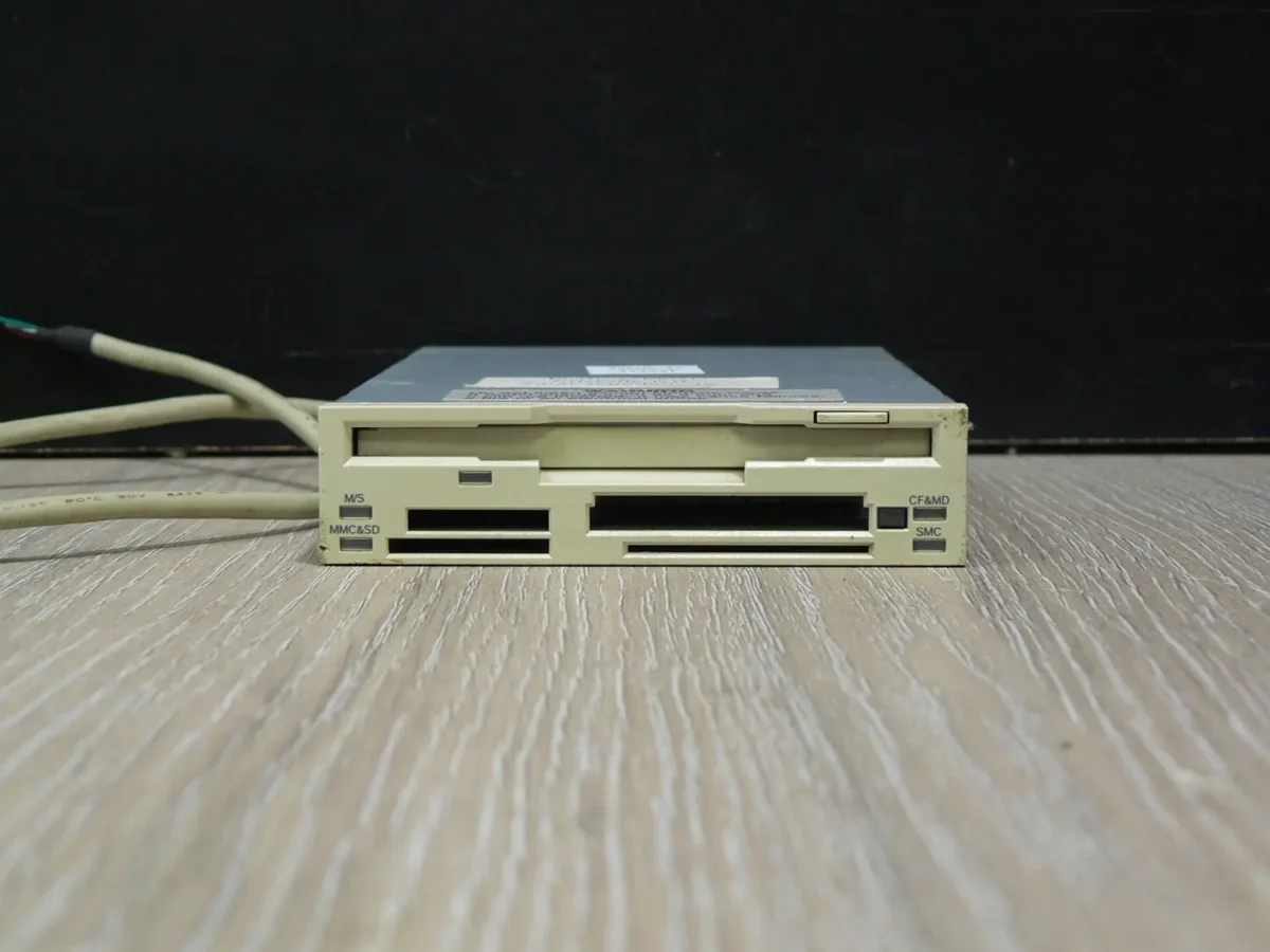 SAMSUNG FMD7501NHQ1 3,5" 1,44MB Floppy Meghajtó + Kártya olvasó - Image 2