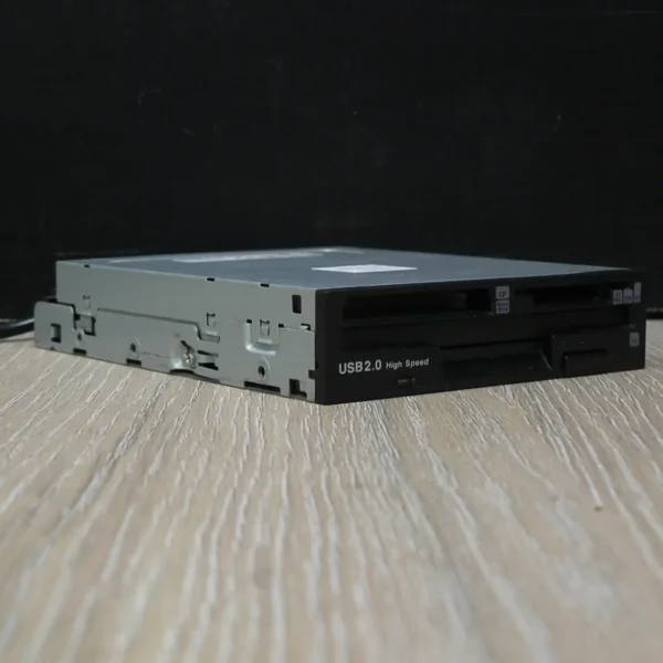 TEAC FD-CR7 3,5" 1,44MB Floppy Meghajtó Fekete + Kártya olvasó