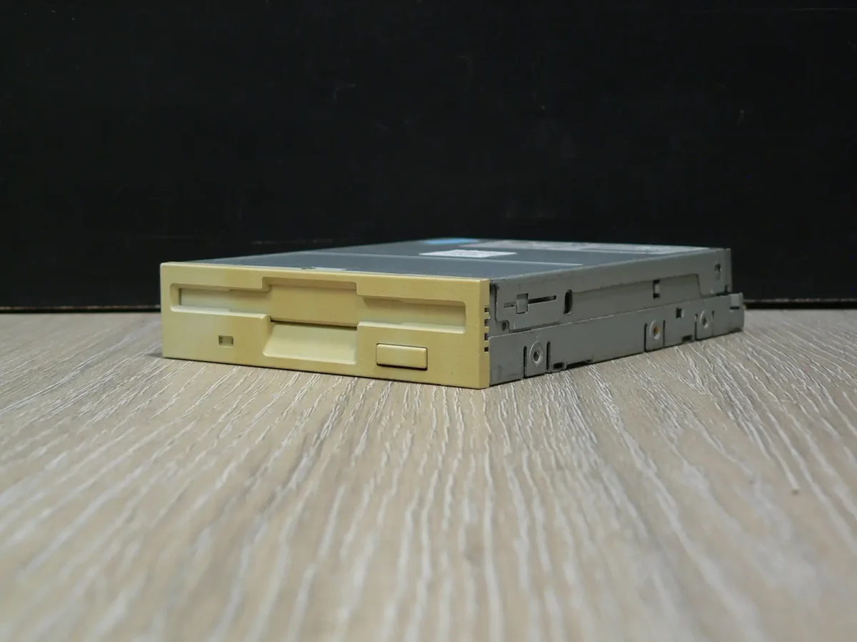 Alps Electric DF354H090F 3,5" 1,44MB Floppy Meghajtó - Image 3