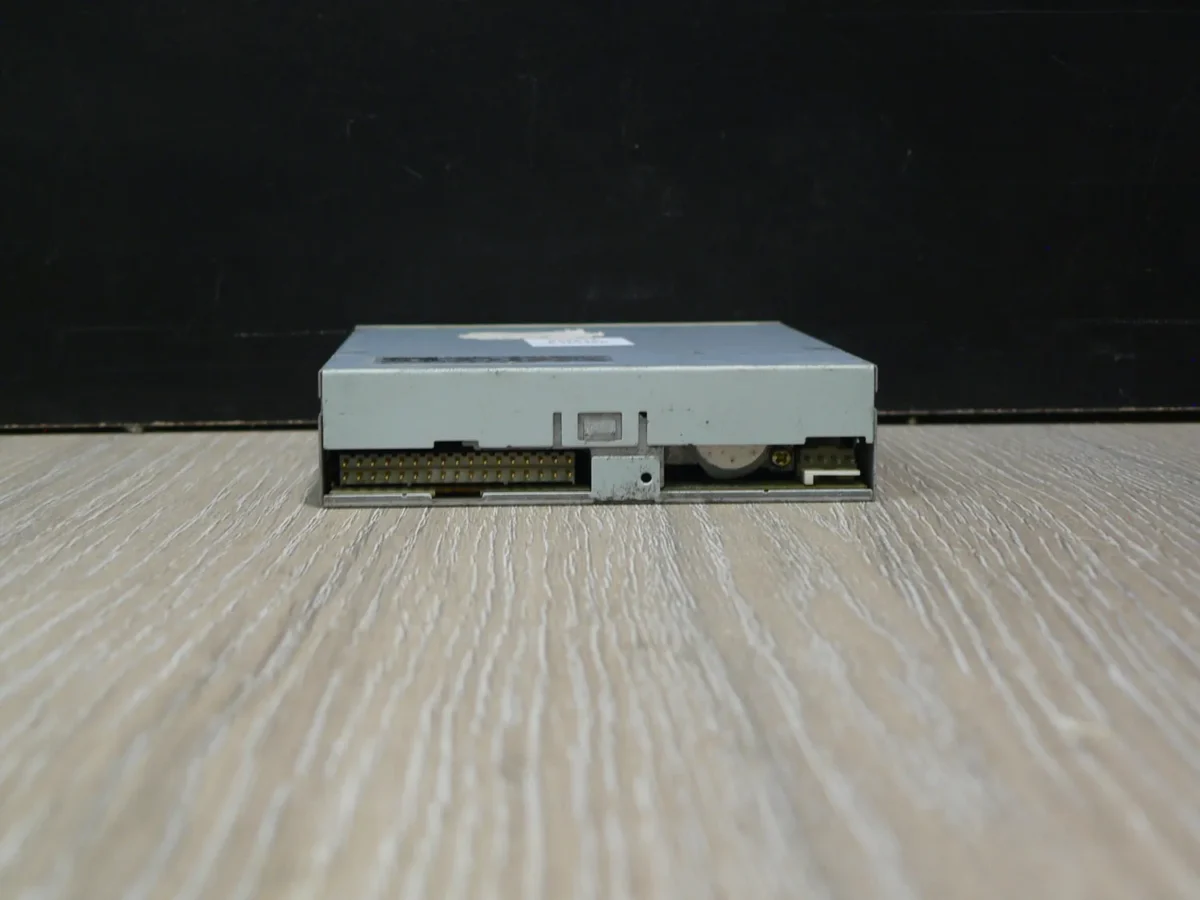 TechMedia TFD-310 3,5" 1,44MB Floppy Meghajtó - Image 4