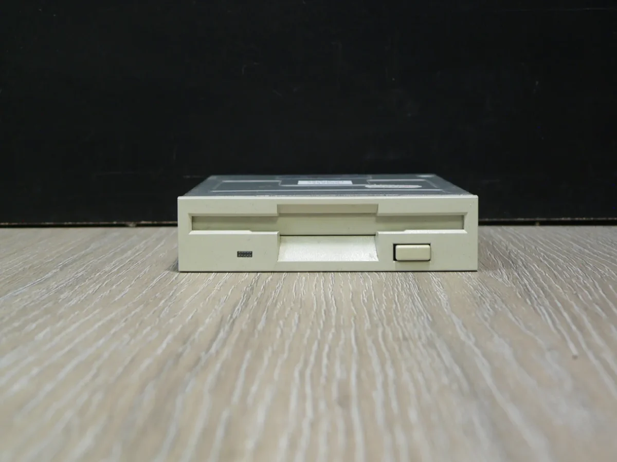 SAMSUNG SFD-321B 3,5" 1,44MB Floppy Meghajtó (B kategória, floppy csatlakozó törött) - Image 2