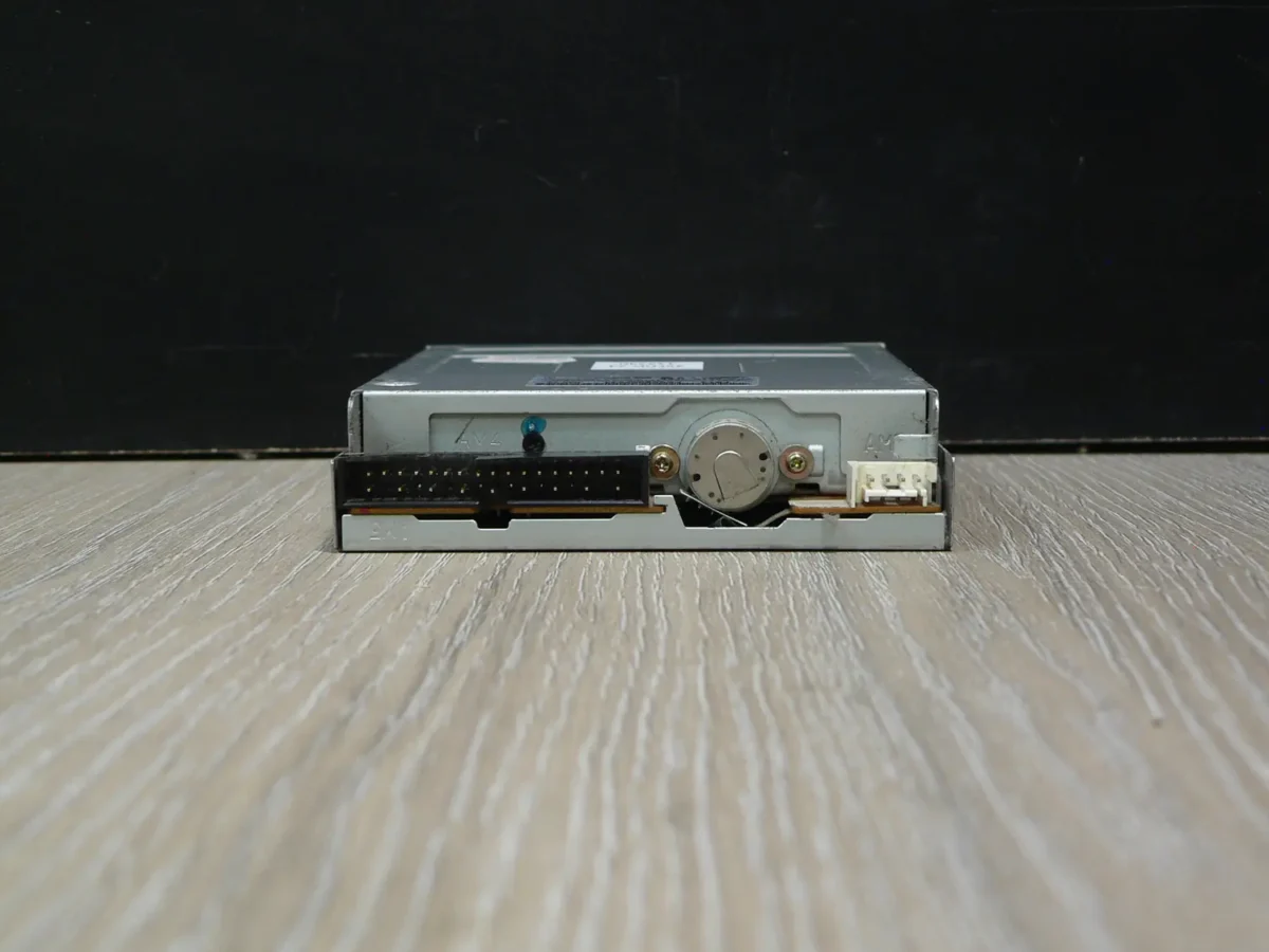 SAMSUNG SFD-321B 3,5" 1,44MB Floppy Meghajtó (B kategória, floppy csatlakozó törött) - Image 4