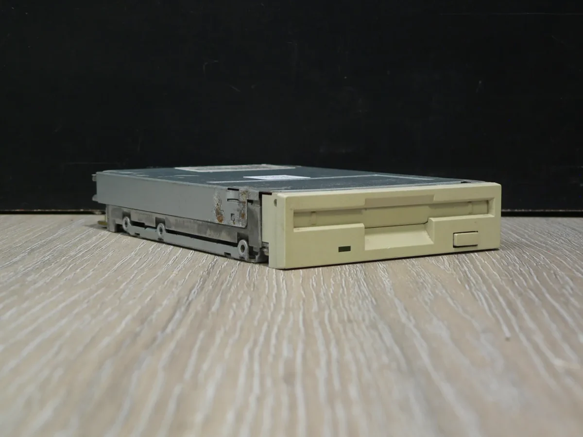 Panasonic JU-257A605P 3,5" 1,44MB Floppy Meghajtó - Image 1