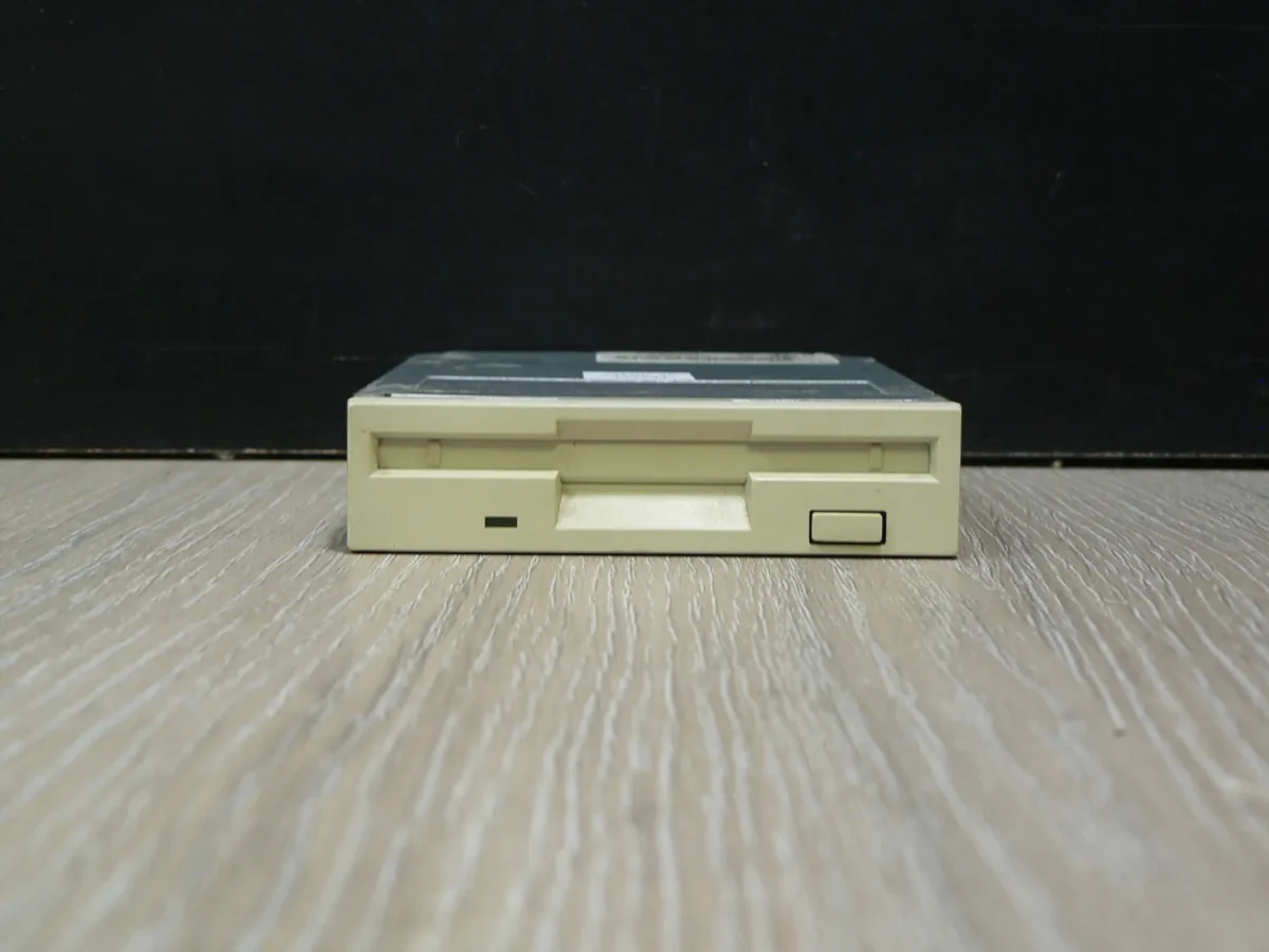 Panasonic JU-257A605P 3,5" 1,44MB Floppy Meghajtó - Image 2