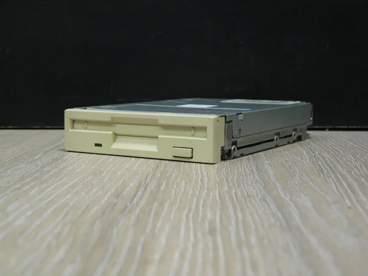Panasonic JU-257A605P 3,5" 1,44MB Floppy Meghajtó - Image 3