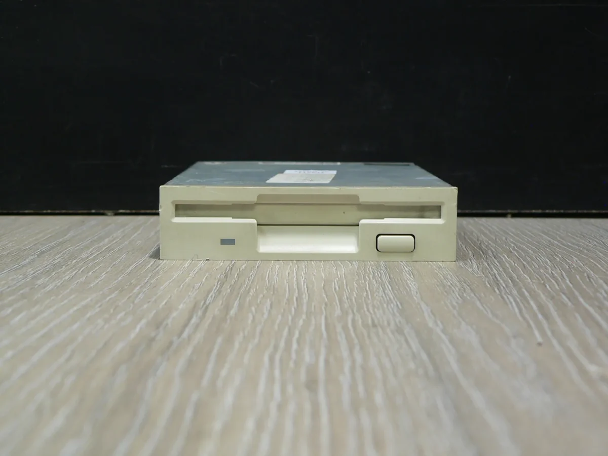 SAFRONIC DS-34A 3,5" 1,44MB Floppy Meghajtó - Image 2