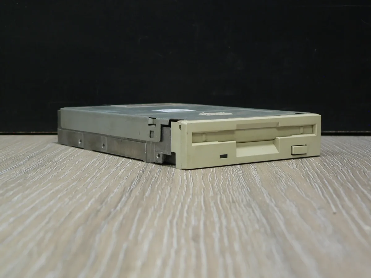 Panasonic JU-257A606P 3,5" 1,44MB Floppy Meghajtó - Image 1