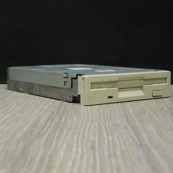 Panasonic JU-257A606P 3,5" 1,44MB Floppy Meghajtó