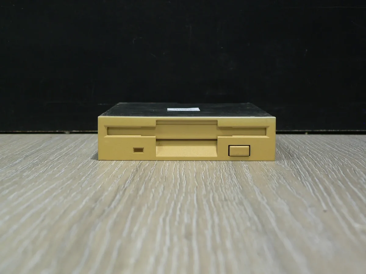 SAFRONIC DS-34A 3,5" 1,44MB Floppy Meghajtó - Image 2
