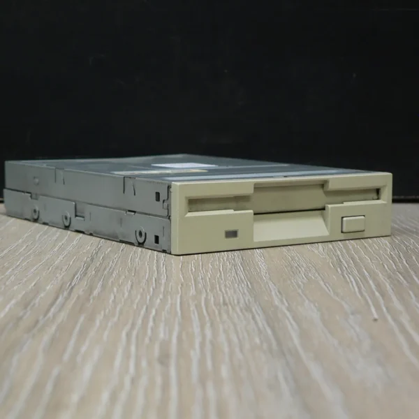 TEAC FD-235HF 3,5" 1,44MB Floppy Meghajtó